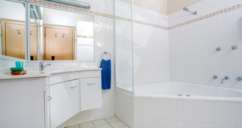 Easts Narooma Accommodation Holiday Spa 900px Jul 19 0015